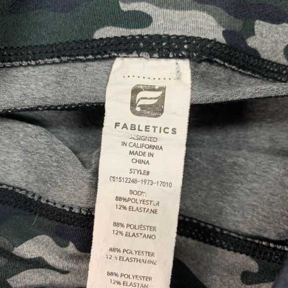 Fabletics Legging Womens XXS 2XS Moss Camo Lima Capri Lightweight Compression - Picture 4 of 13